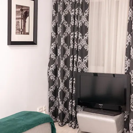 Walter With Self Check-in Bucharest